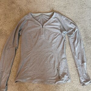 Lululemon Gray Long Sleeve Pullover Top